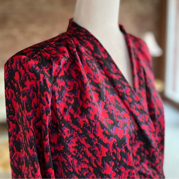 Express Red Abstract Surplice Neck Blouse Top NWT S - Picture 13 of 16